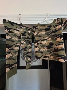 Old Navy Green Camo Baby Tee